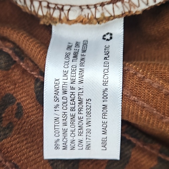 NWT Universal Thread Plus size Cheetah print straight leg jeans. - Picture 7 of 7